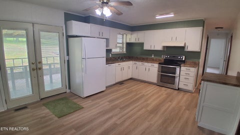 Tiny photo for 106 Walnut St, New Tazewell, TN 37825 (MLS # 1342843)