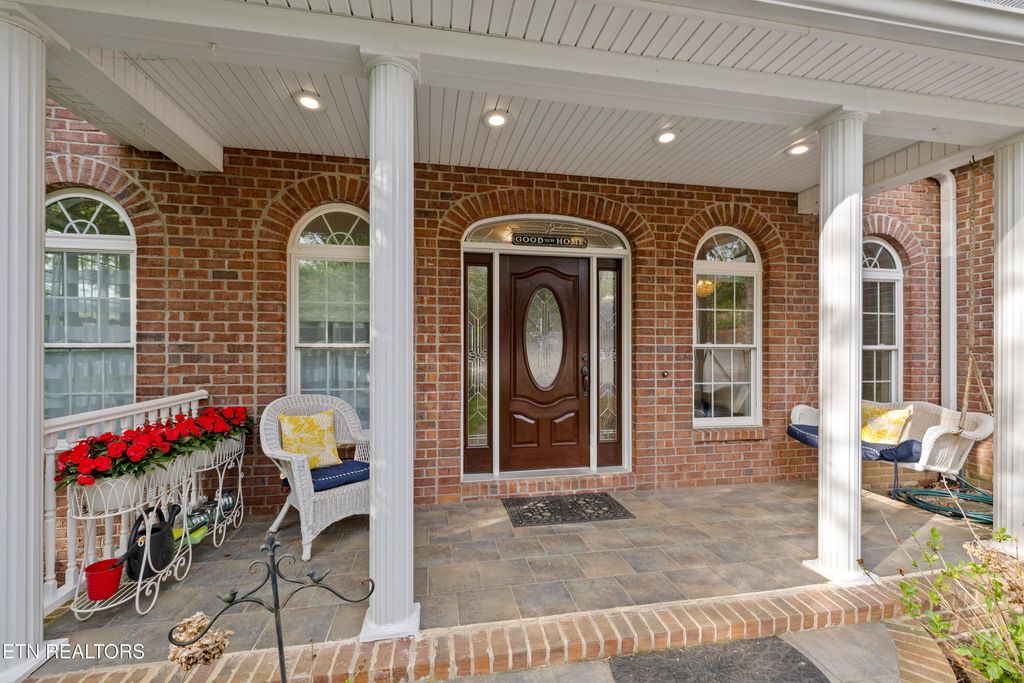 Photo of 639 S Arch Rock Drive, Sevierville, TN 37876 (MLS # 1339870)