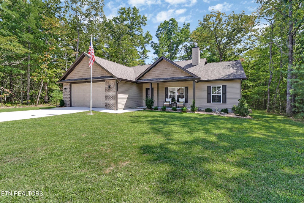 Photo of 106 Tavistock Lane, Fairfield Glade, TN 38558 (MLS # 1353113)
