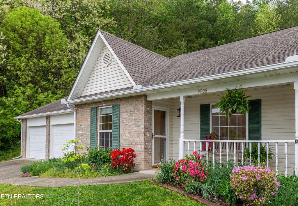 Photo of 9906 Dayflower Way, Knoxville, TN 37932 (MLS # 1298817)