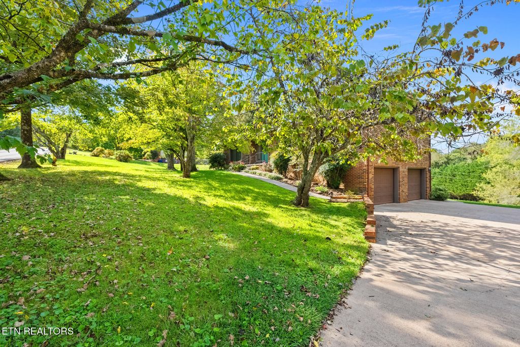 Photo of 406 Farmer Hollow Rd, Clinton, TN 37716 (MLS # 1315444)