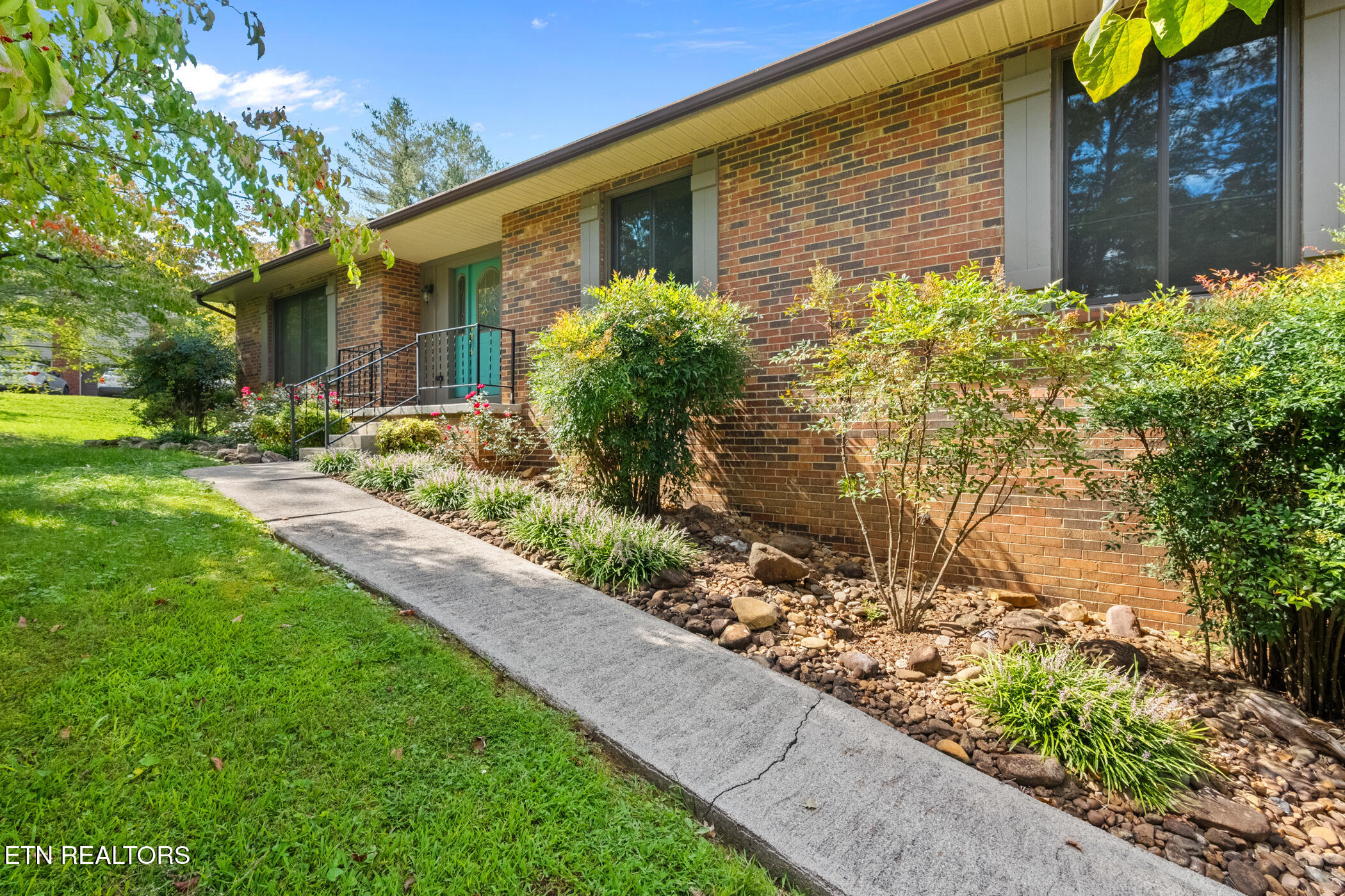 406 Farmer Hollow Rd