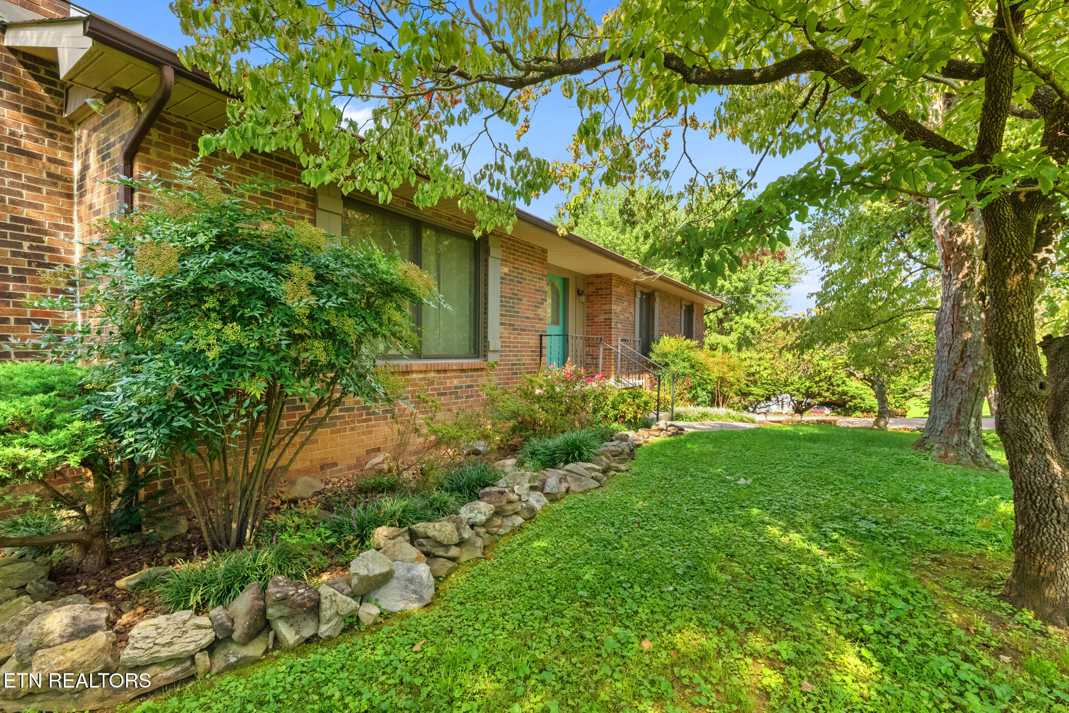 406 Farmer Hollow Rd