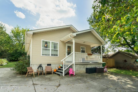 Photo of 1606 Sevierville Rd, Maryville, TN 37804 (MLS # 1359285)