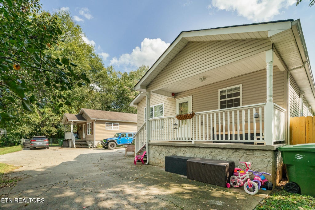 Photo of 1606 Sevierville Rd, Maryville, TN 37804 (MLS # 1359285)