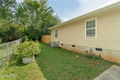 Tiny photo for 1606 Sevierville Rd, Maryville, TN 37804 (MLS # 1359285)