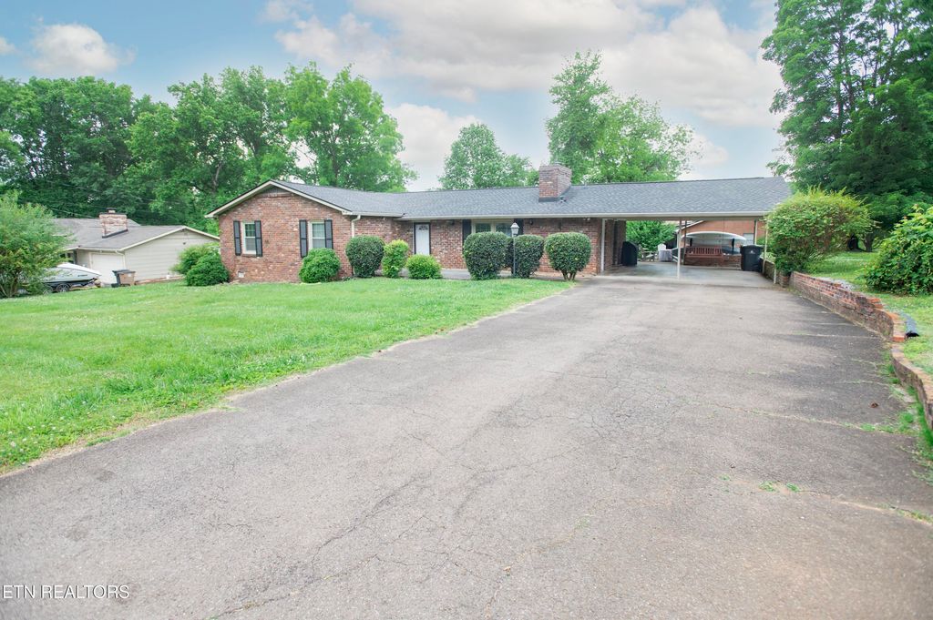 Photo of 7352 NW Winchester Drive, Knoxville, TN 37919 (MLS # 1340913)