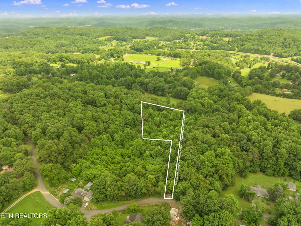 Photo of 2 Black Oak Road, Clinton, TN 37716 (MLS # 1304876)