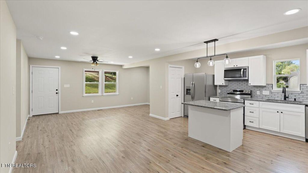 Photo of 601 N Kingston Ave, Rockwood, TN 37854 (MLS # 1308448)