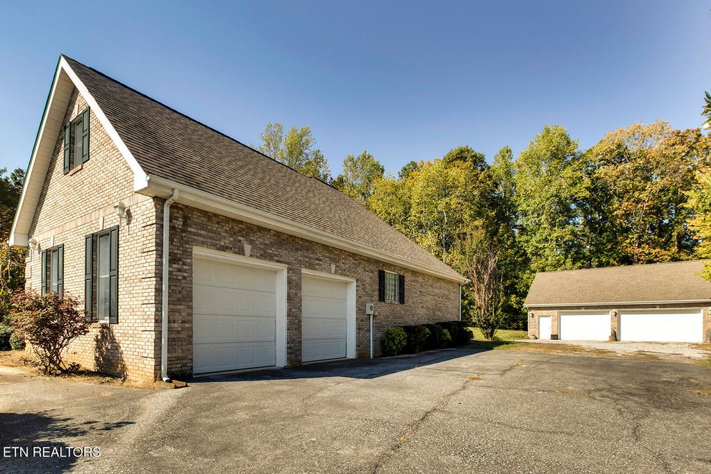Photo of 214 Woodhaven Drive, Vonore, TN 37885 (MLS # 1285231)