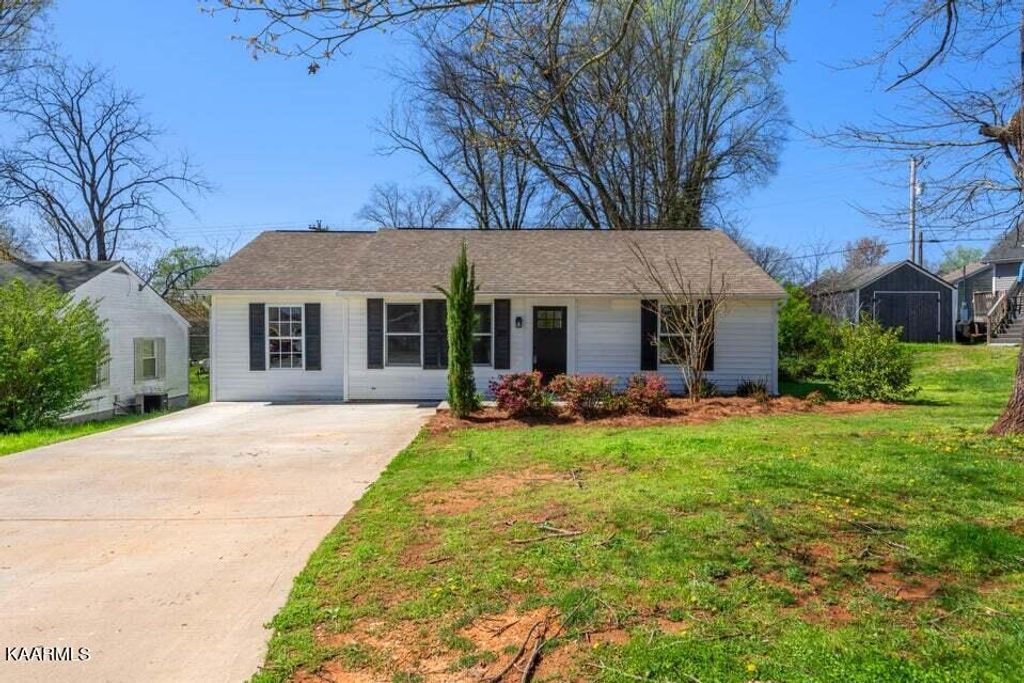 Photo of 1827 Kettering Rd, Alcoa, TN 37701 (MLS # 1224753)