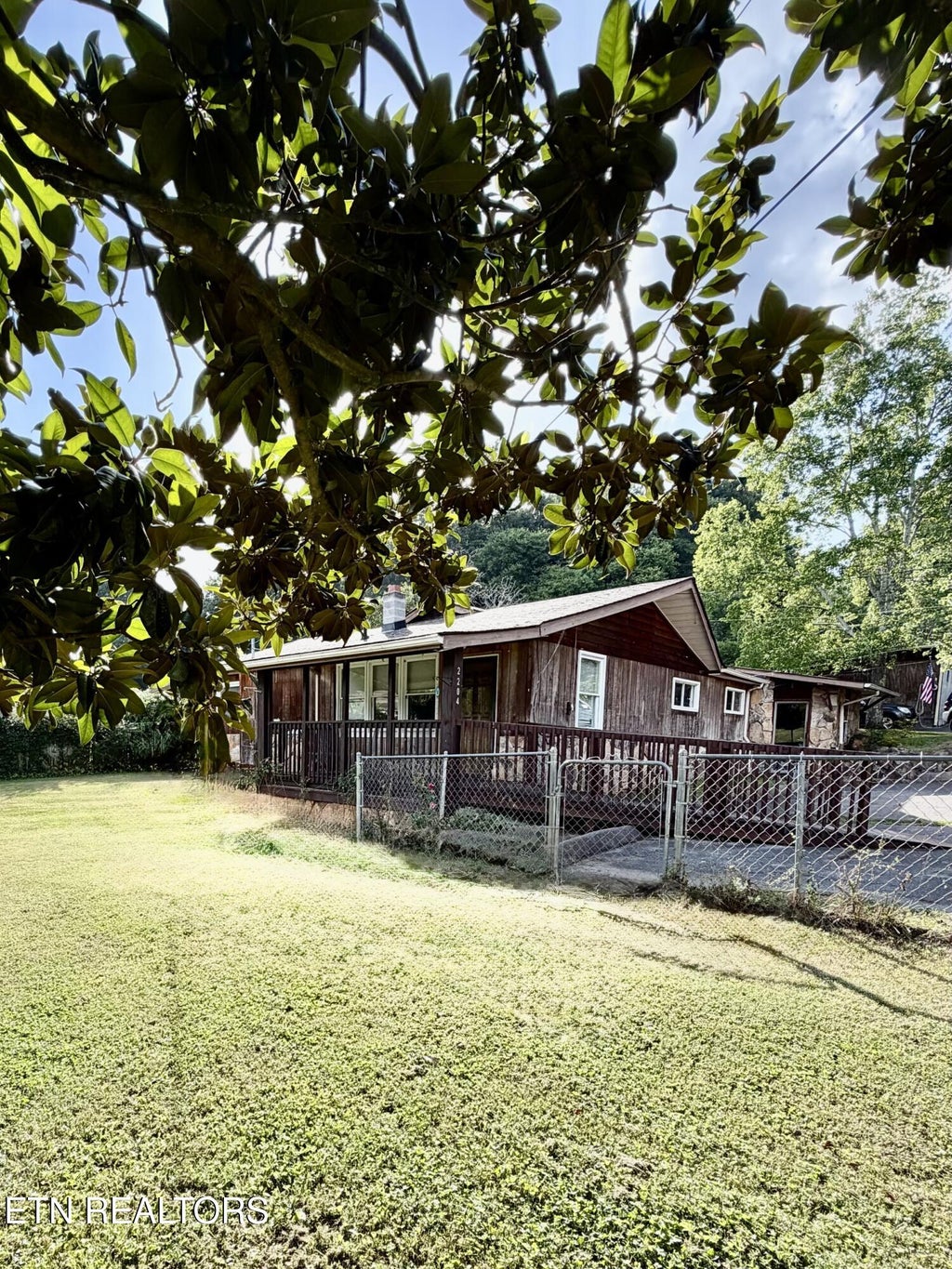 Photo of 2204 Mentor Rd, Louisville, TN 37777 (MLS # 1349156)