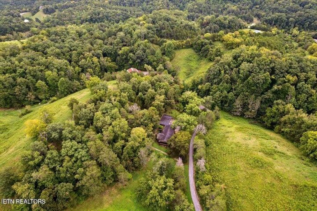 Photo of 1356 Jayell Rd, Sevierville, TN 37862 (MLS # 1316121)