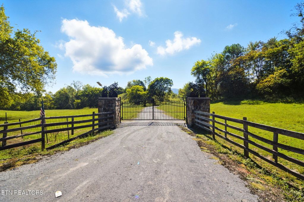 Photo of 1356 Jayell Rd, Sevierville, TN 37862 (MLS # 1316121)