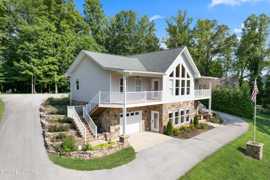 Photo of 373 Lindsey Mill Circle, Rocky Top, TN 37769 (MLS # 1312944)
