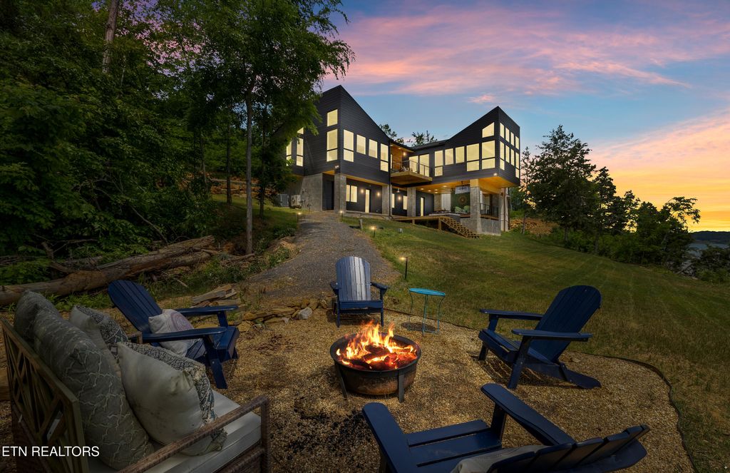 Photo of 1325 Still Mountain Way, Dandridge, TN 37725 (MLS # 1301439)