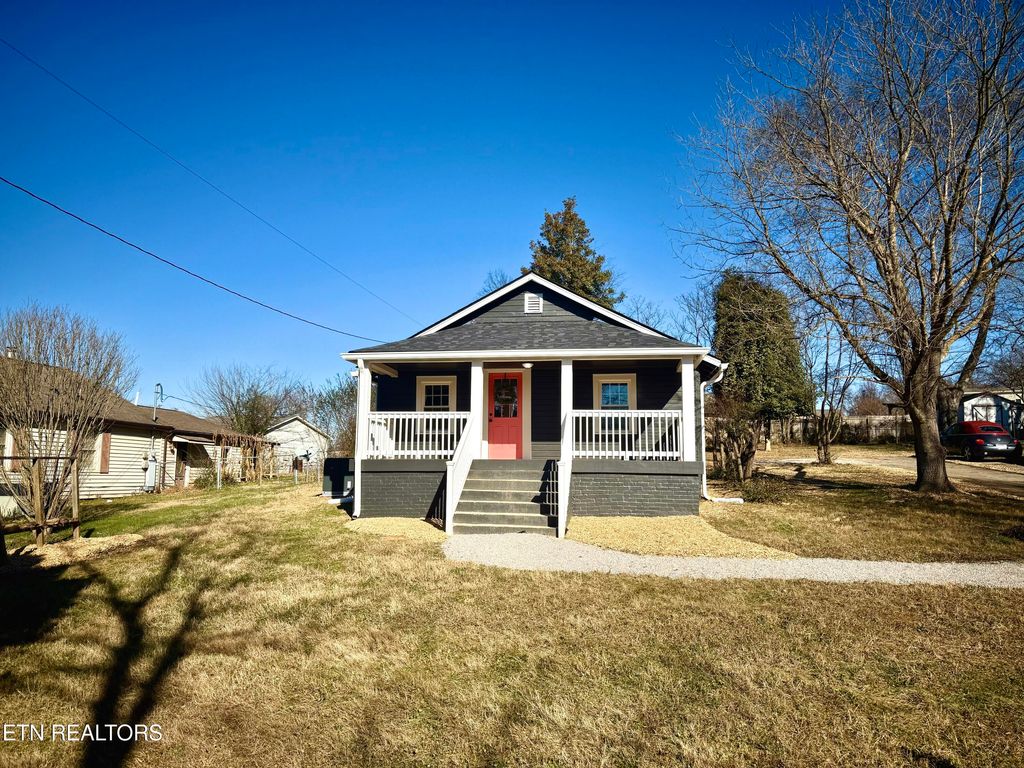Photo of 316 Hunnicut Ave, Maryville, TN 37804 (MLS # 1324085)