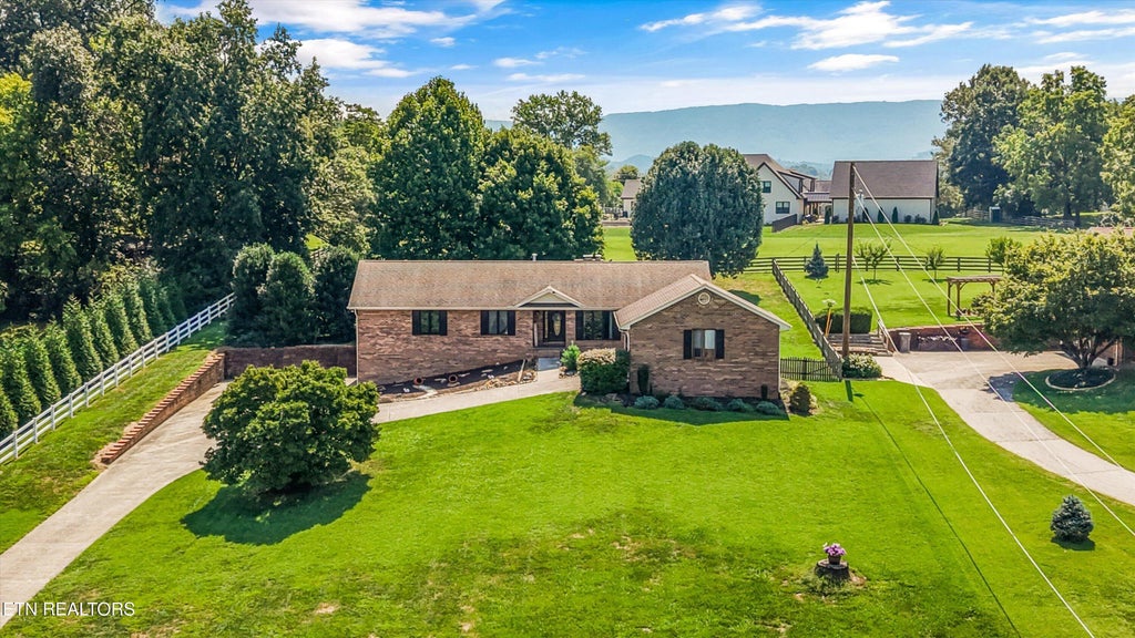 Photo of 2112 Carpenters Grade Rd, Maryville, TN 37803 (MLS # 1353633)