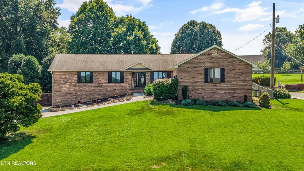 Photo of 2112 Carpenters Grade Rd, Maryville, TN 37803 (MLS # 1353633)