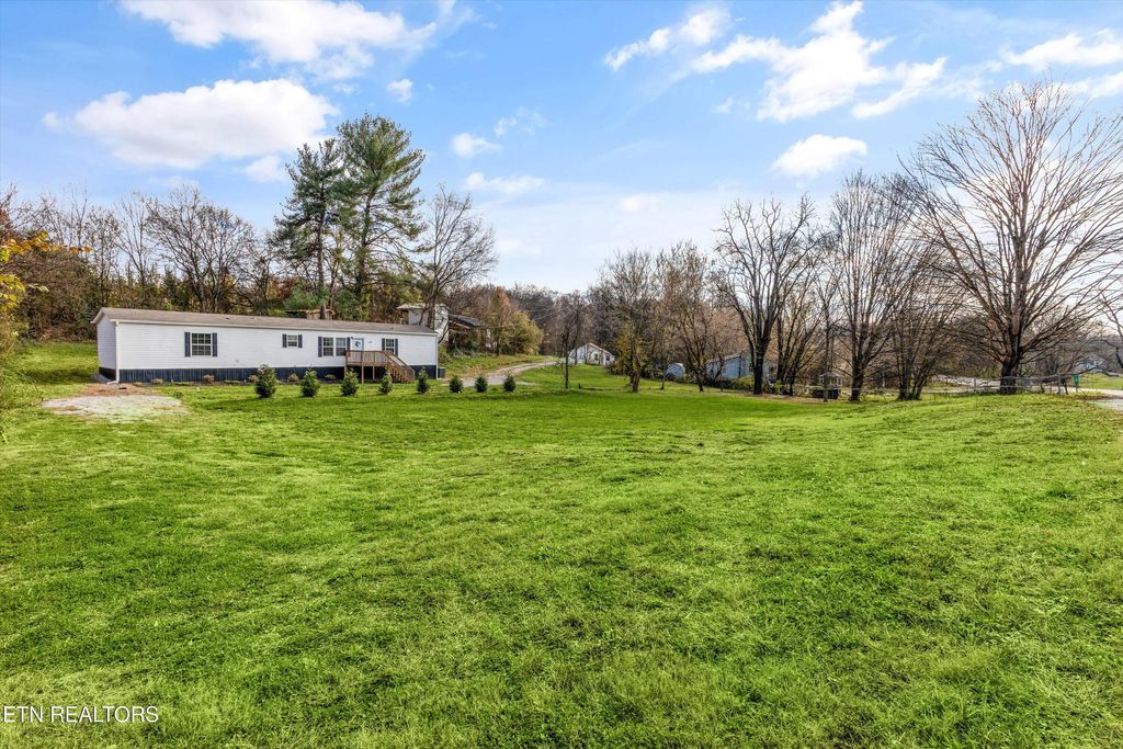 Photo of 109 Anderson St, Rockford, TN 37853 (MLS # 1284278)