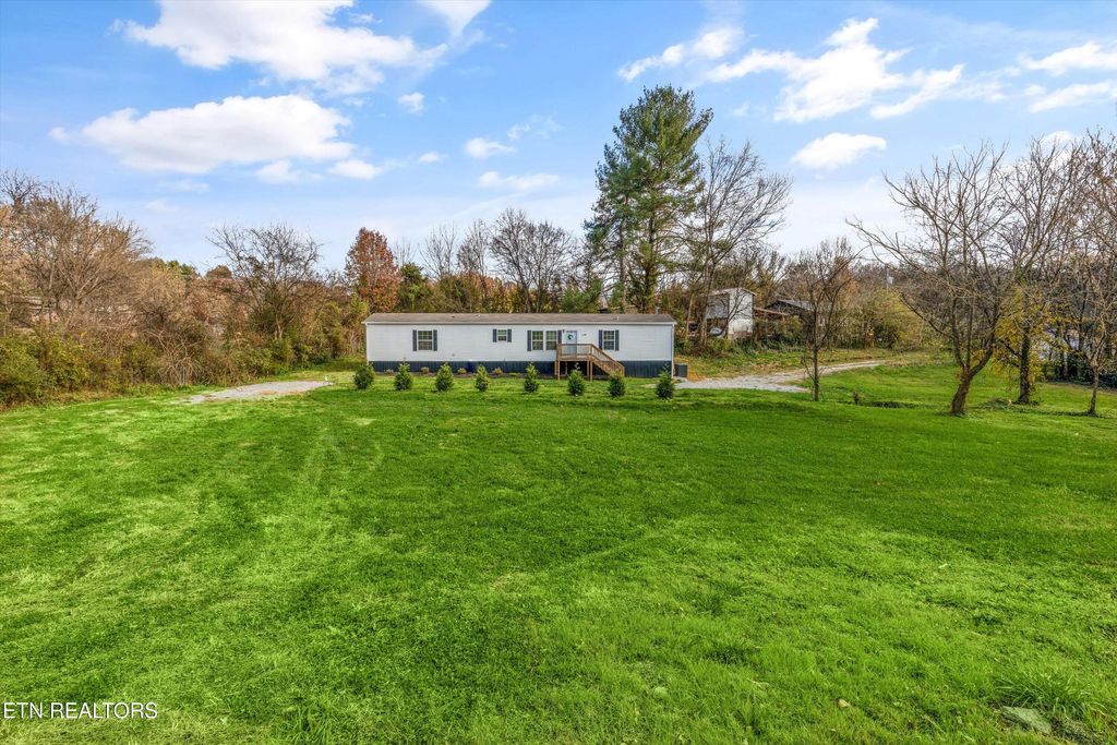 Photo of 109 Anderson St, Rockford, TN 37853 (MLS # 1284278)