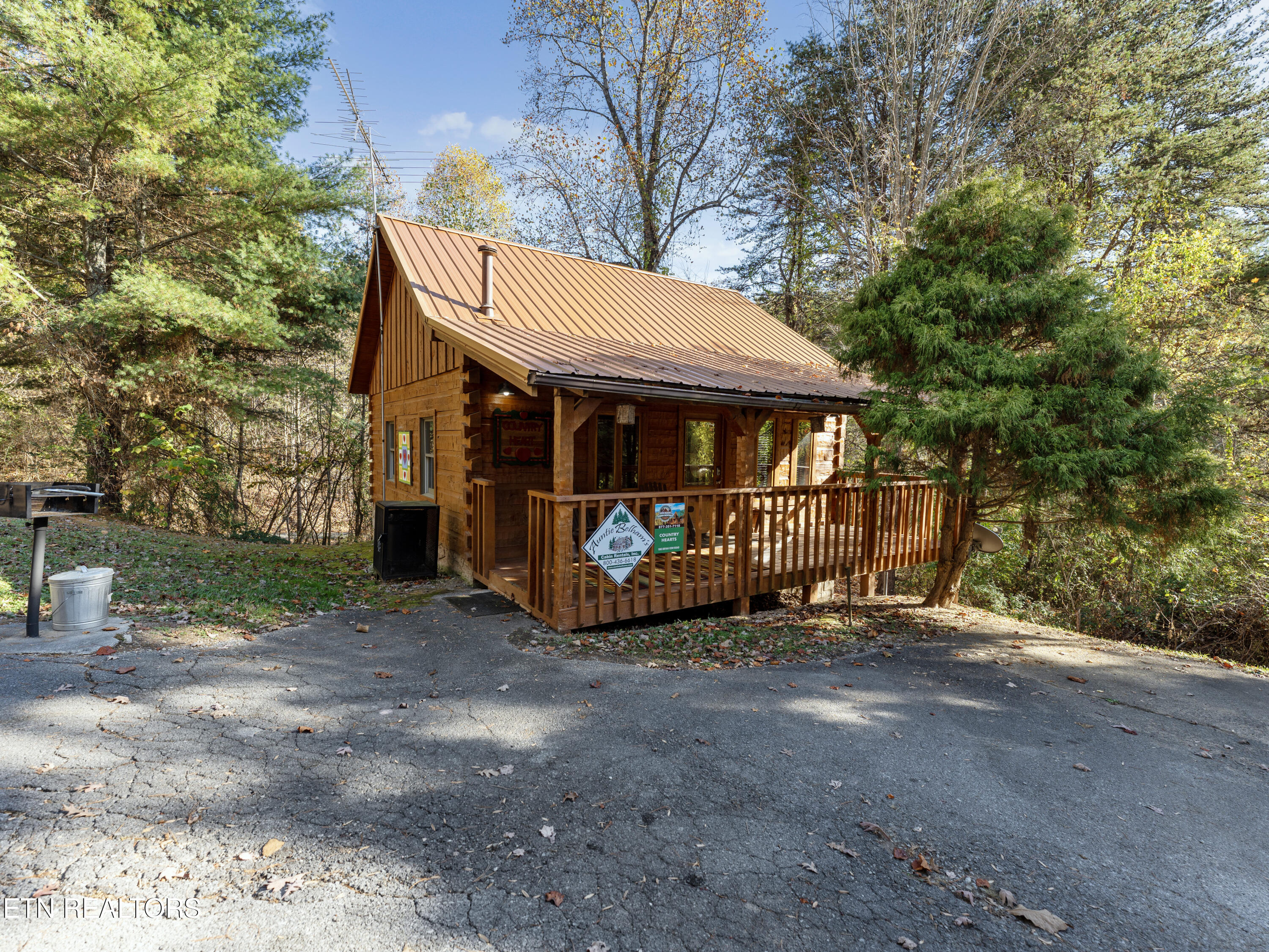 1083 Bryan View Rd