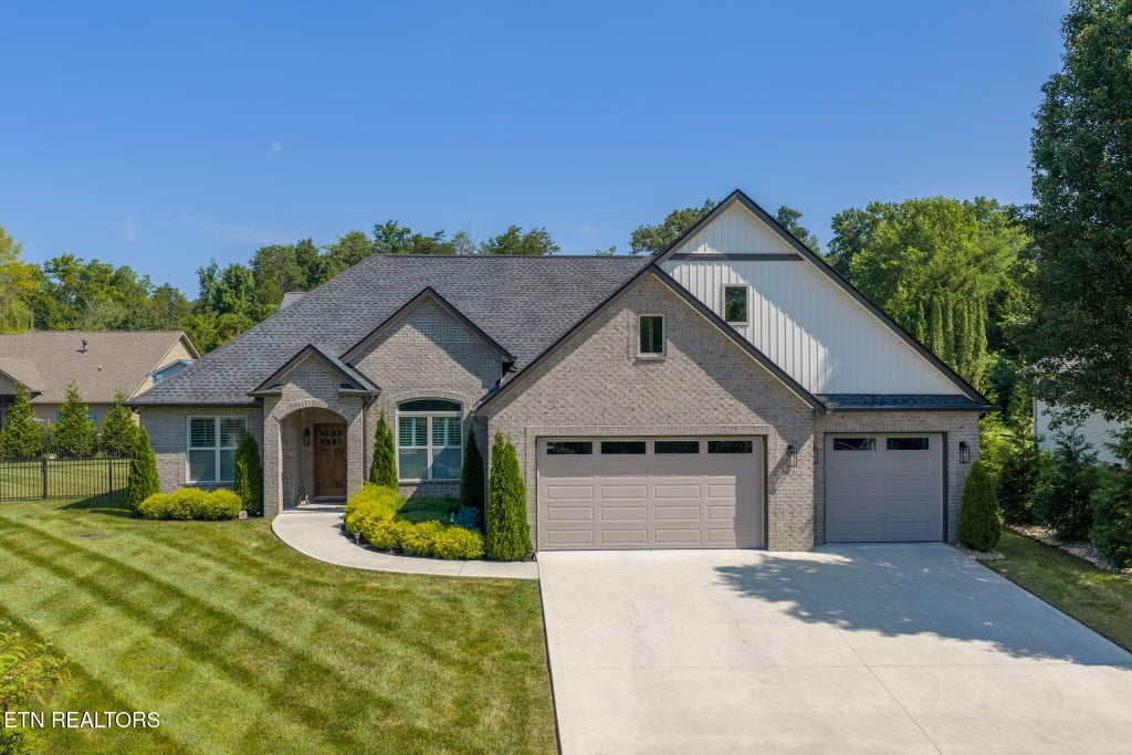 Photo of 212 Oologila Place, Loudon, TN 37774 (MLS # 1350224)