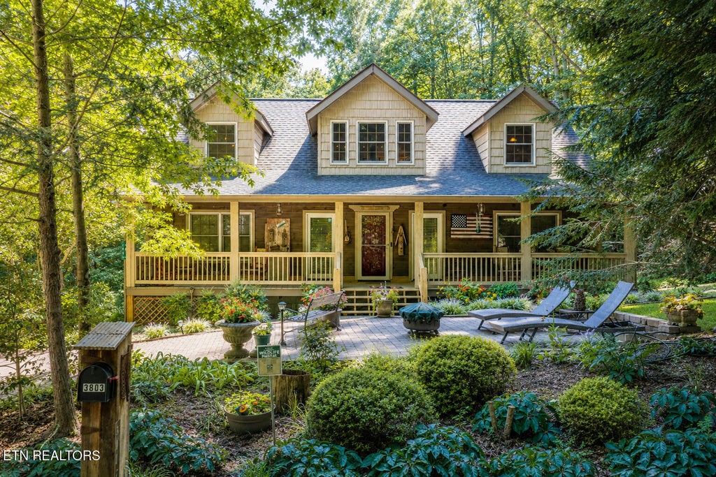 Photo of 3803 Westwood Drive, Sevierville, TN 37862 (MLS # 1354620)