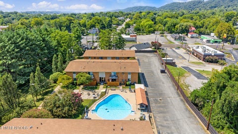 Tiny photo for 3104 N Broadway St #B16, Knoxville, TN 37917 (MLS # 1354536)