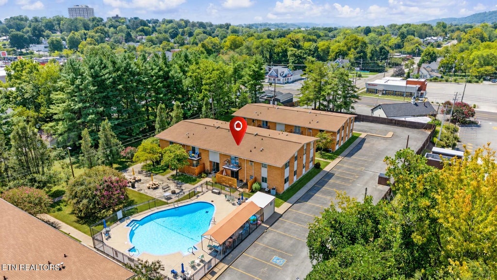 Photo of 3104 N Broadway St #B16, Knoxville, TN 37917 (MLS # 1354536)