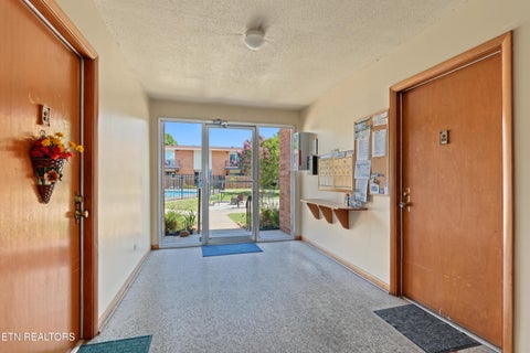 Tiny photo for 3104 N Broadway St #B16, Knoxville, TN 37917 (MLS # 1354536)
