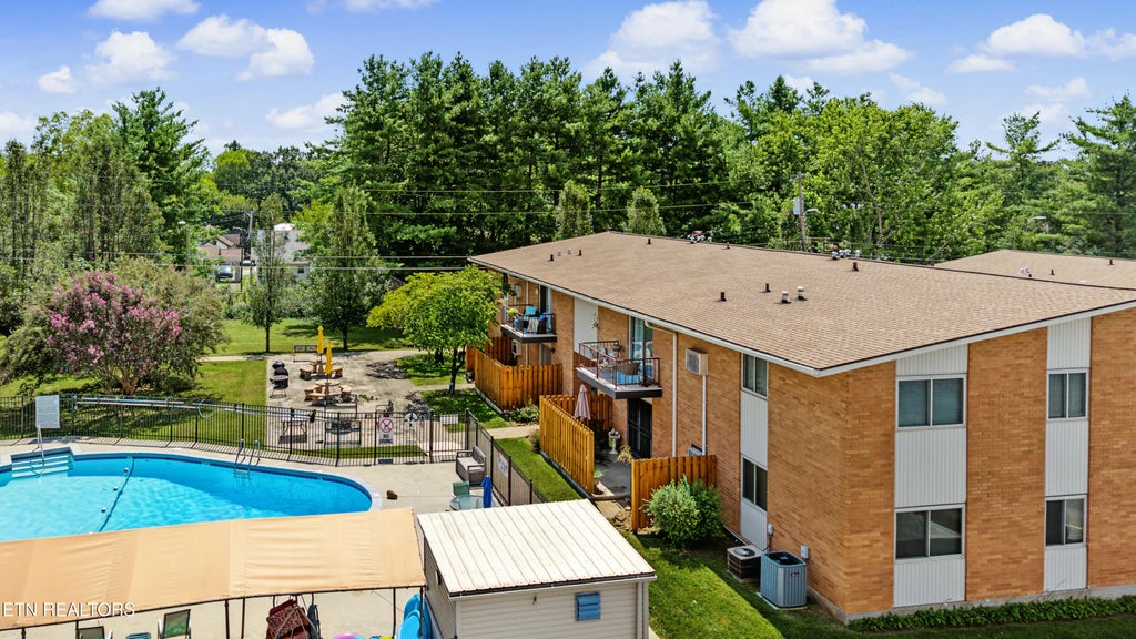 Photo of 3104 N Broadway St #B16, Knoxville, TN 37917 (MLS # 1354536)