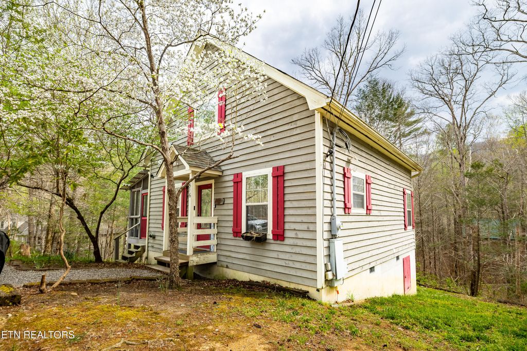 Photo of 516 Clearwater Circle, Townsend, TN 37882 (MLS # 1335595)