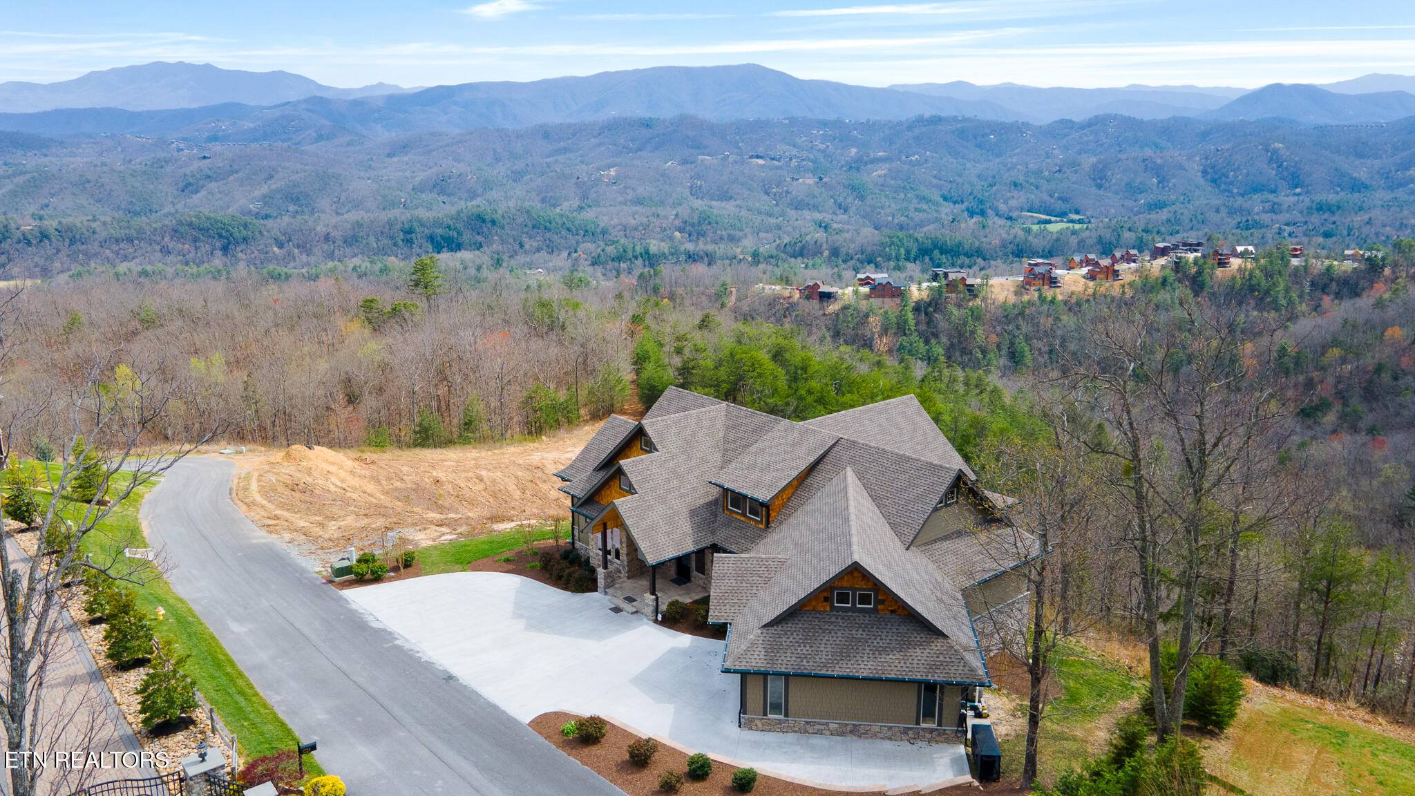 3222 Laurel Cove Tr