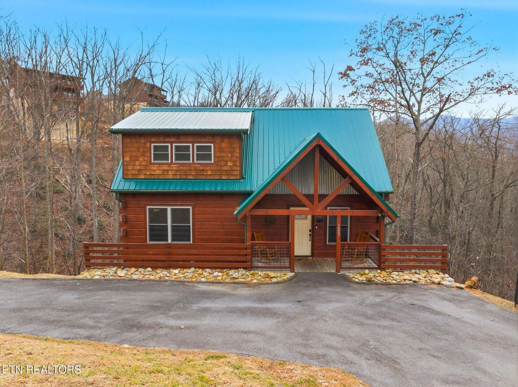 Photo of 1007 Street of Dreams, Gatlinburg, TN 37738 (MLS # 1326065)