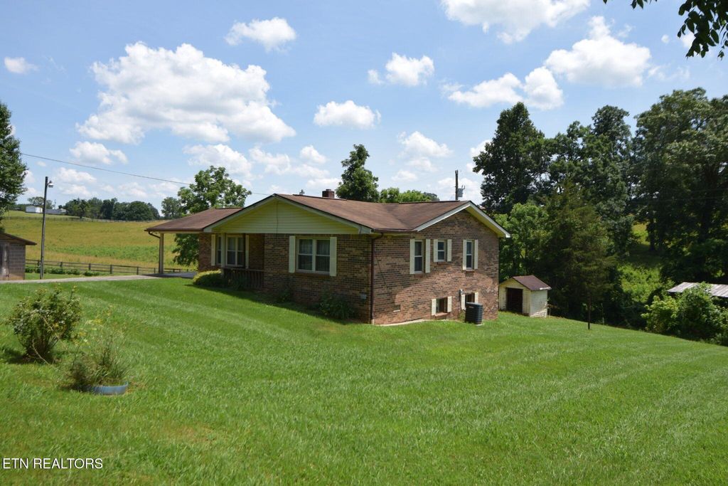 Photo of 1239 Watson Chapel Rd, New Tazewell, TN 37825 (MLS # 1305668)