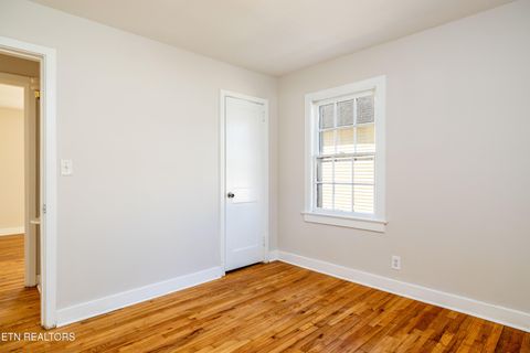 Tiny photo for 2233 Lawson Ave, Knoxville, TN 37917 (MLS # 1328814)