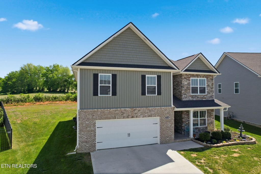 Photo of 2134 Tributary Drive, Sevierville, TN 37876 (MLS # 1337560)