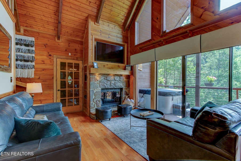 Photo of 919 Grey Fox Tr, Gatlinburg, TN 37738 (MLS # 1354523)