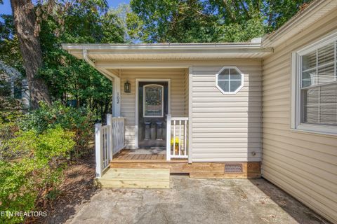 Photo of 102 Decatur Rd, Oak Ridge, TN 37830 (MLS # 1317619)