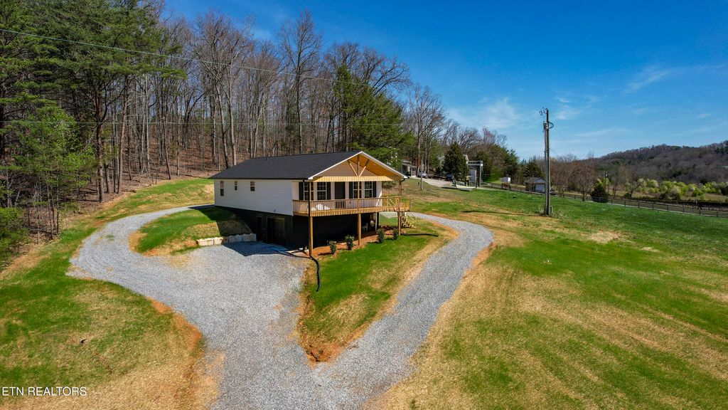 Photo of 357 Jd Farm Rd, Tellico Plains, TN 37385 (MLS # 1332739)