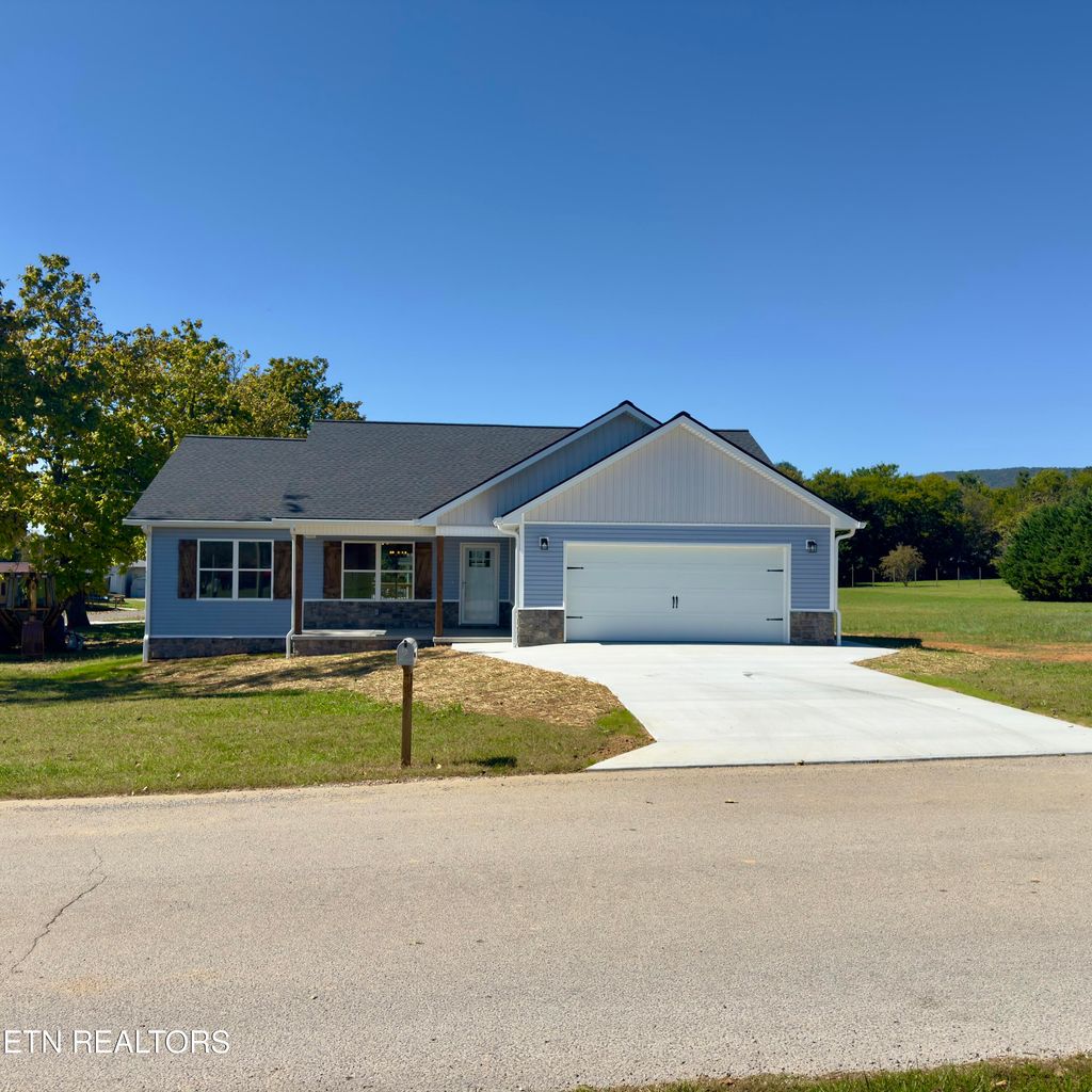 Photo of 127 Deer Ridge Dr, Rutledge, TN 37861 (MLS # 1308149)