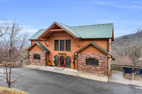 Photo of 1173 Ski View Drive, Gatlinburg, TN 37738 (MLS # 1328027)