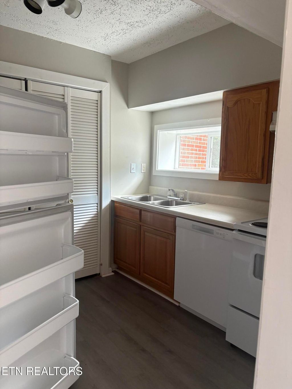 Photo of 926 Kingston Ave #1, Rockwood, TN 37854 (MLS # 1320339)