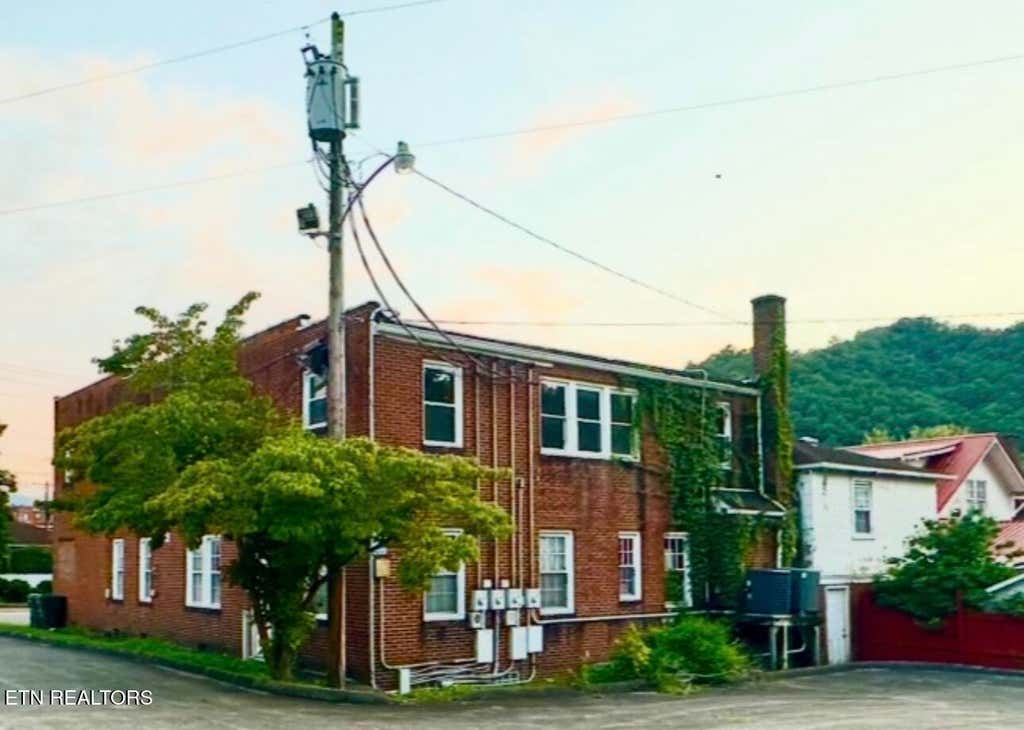 Photo of 107 E Mound St, Harlan, KY 40831 (MLS # 1350764)