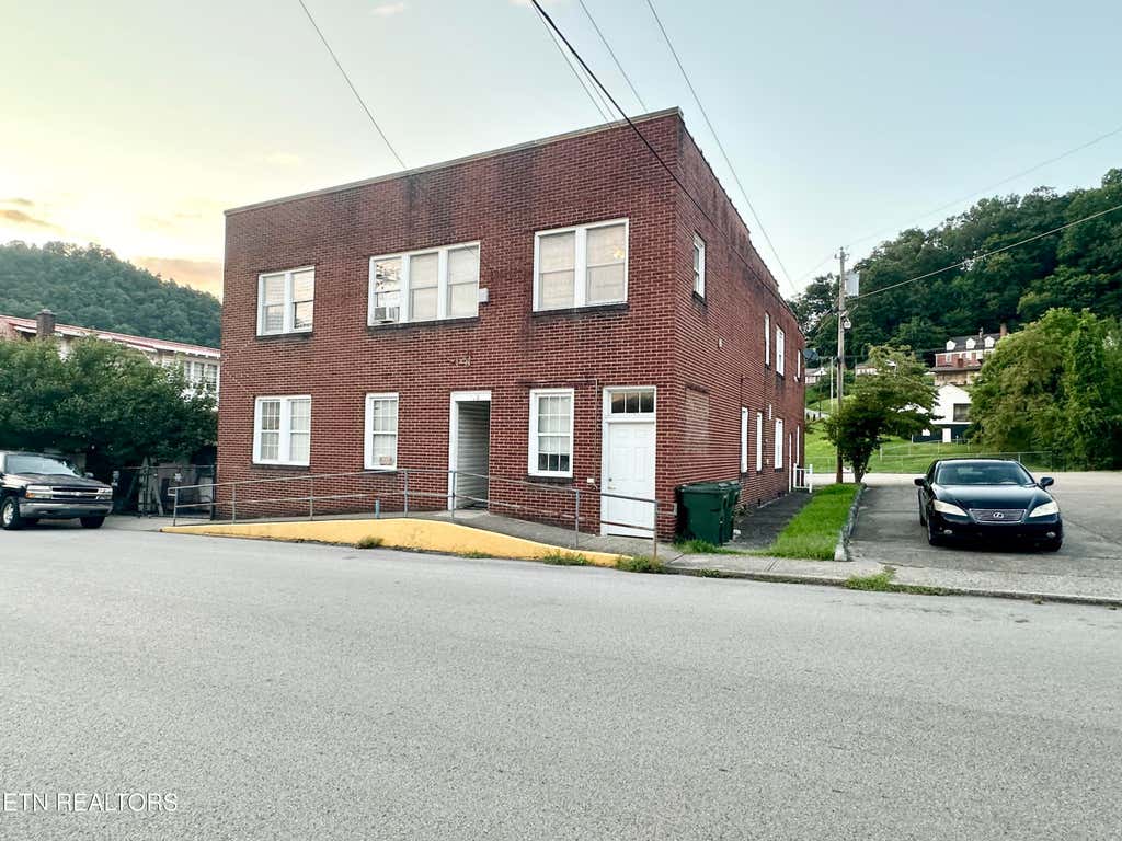 Photo of 107 E Mound St, Harlan, KY 40831 (MLS # 1350764)