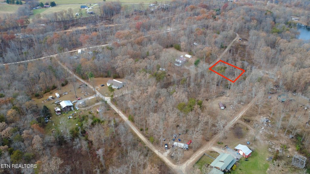Photo of 6 Tresa St, Crossville, TN 38572 (MLS # 1322076)