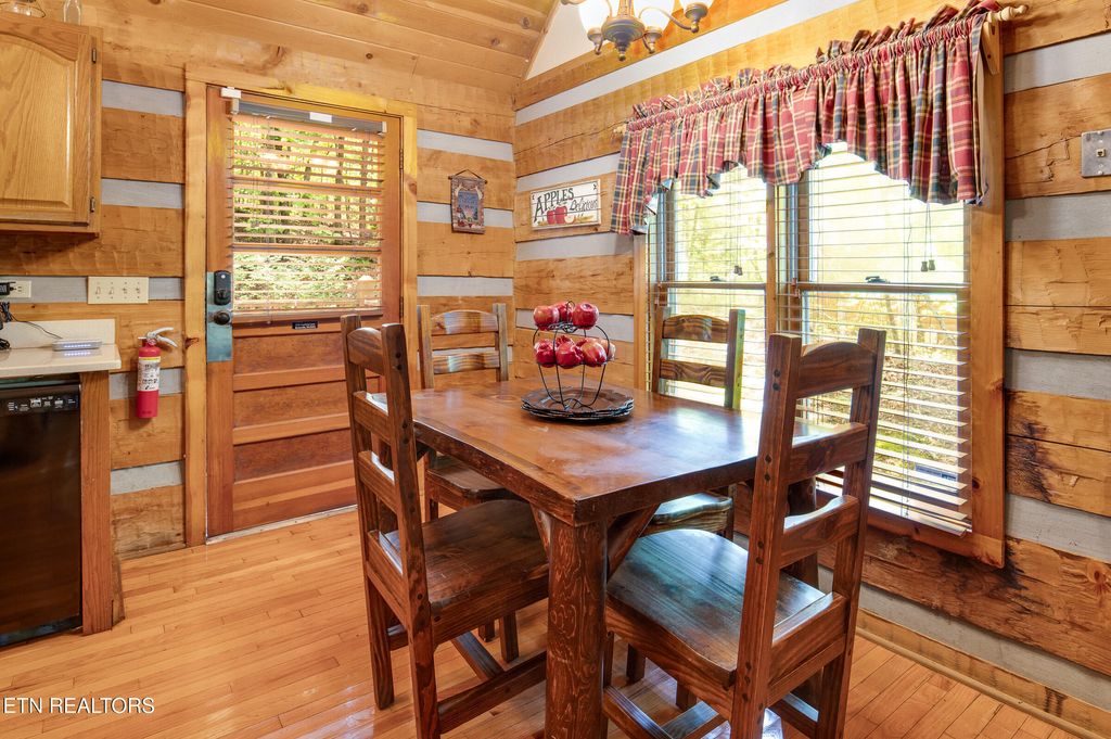 Photo of 2345 Courtney Lane, Sevierville, TN 37876 (MLS # 1312210)