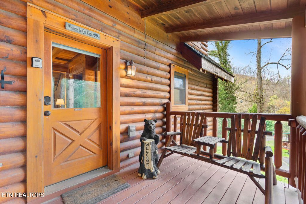 Photo of 3319 Covered Bridge Way, Sevierville, TN 37862 (MLS # 1335712)