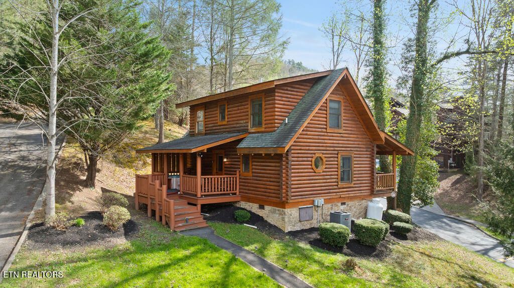 Photo of 3319 Covered Bridge Way, Sevierville, TN 37862 (MLS # 1335712)